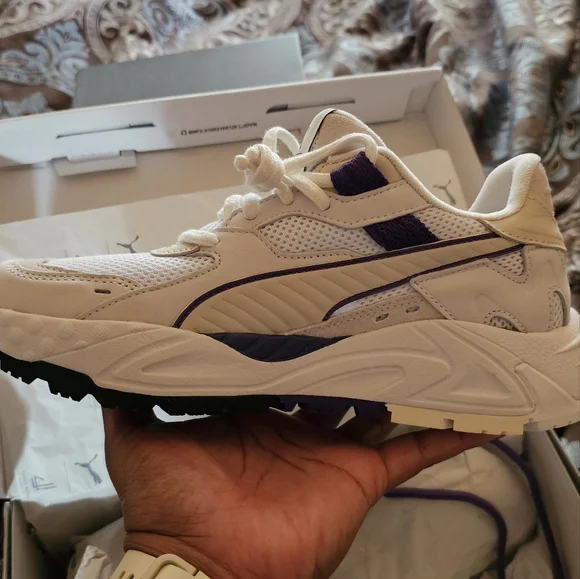 RS- Track Lauren London Snesker - Picture 4 of 4